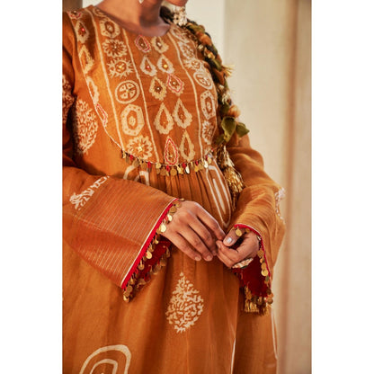 The Clothing Therapy Orange Round Yoke Circular Cut Kurta with Pant