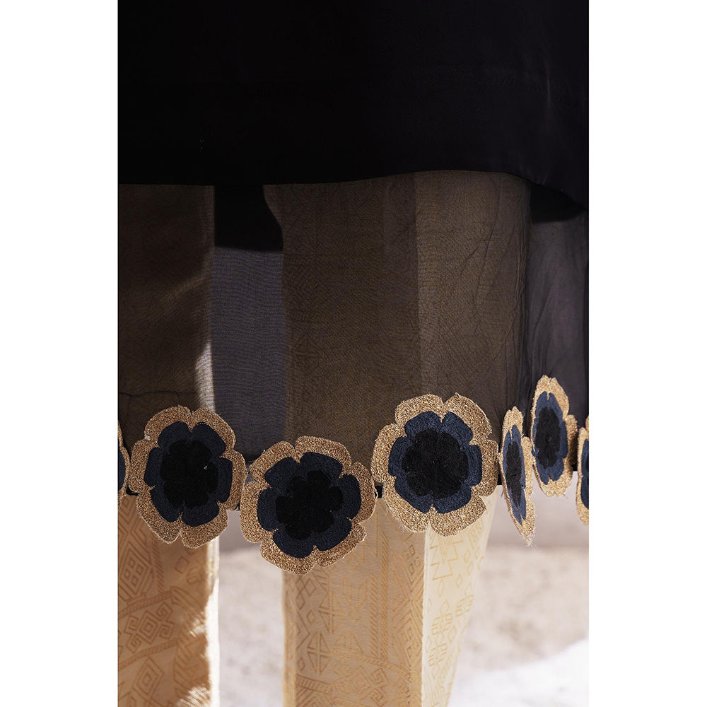 THE SILK LOVE Marvelous Bloom Black Kurta With Pant