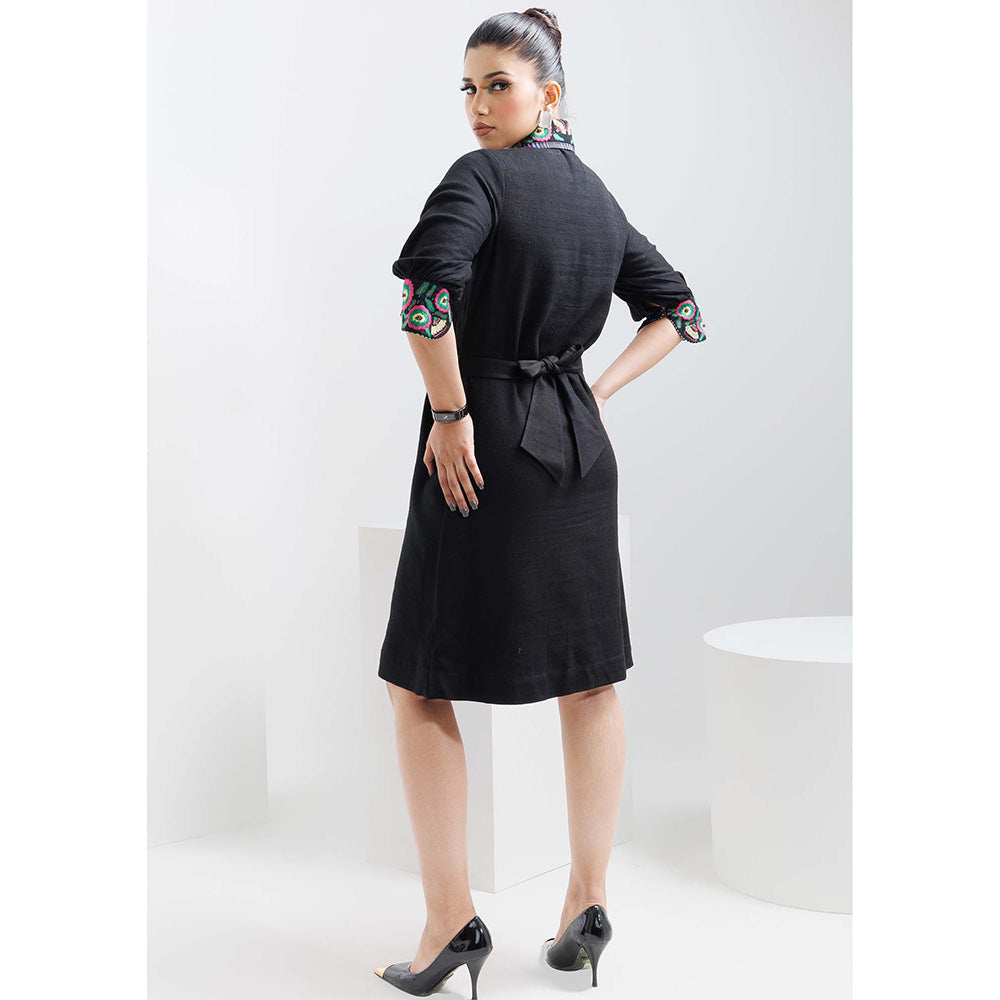 THE SILK LOVE Kohl Black Yoke Dress