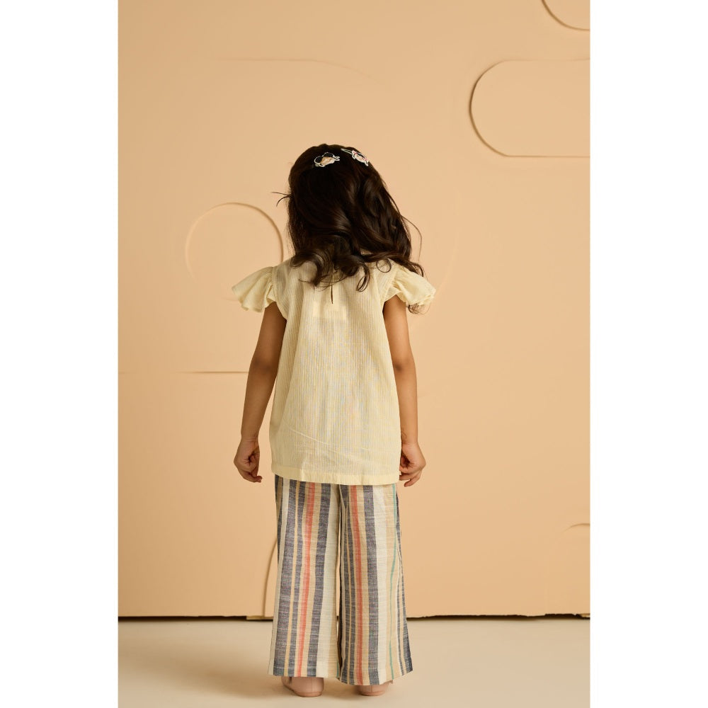 Tilsim by Sagarika Mehrotra Girls Giraffe Co-Ord Cream (Set of 2)