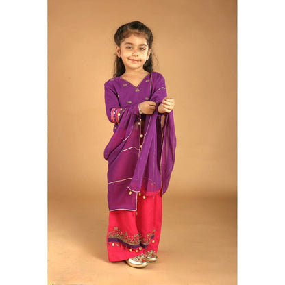 Tilsim by Sagarika Mehrotra Gulbahar Top With Pant And Dupatta