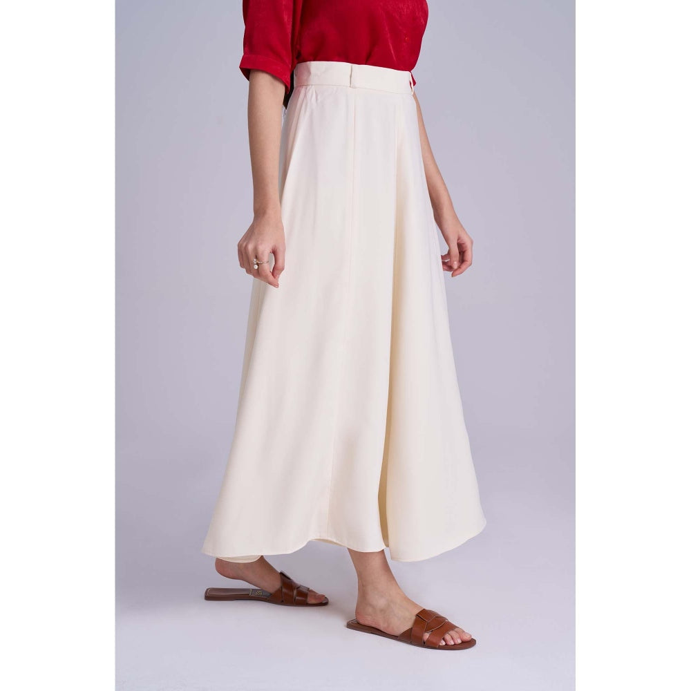 Torsha White Pearl Line Skirt
