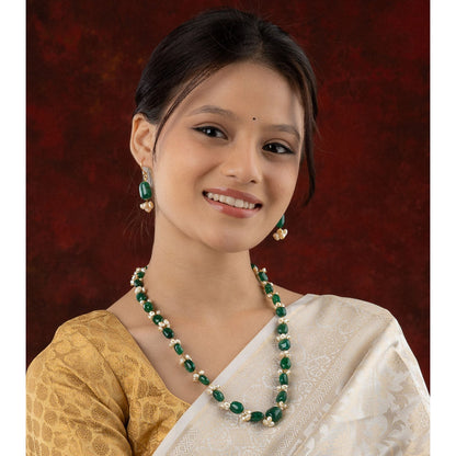 TOTAPARI Emerald Green Stones And Pearls Necklace with Earrings