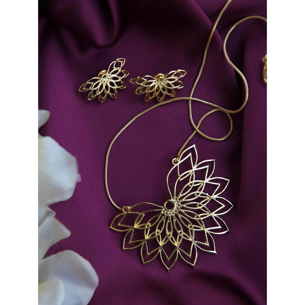 TOTAPARI Gold Lotus Bloom Jewellery Set