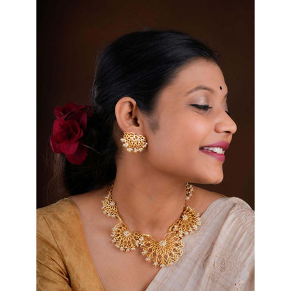 TOTAPARI Gold Padma Haar Jewellery Set