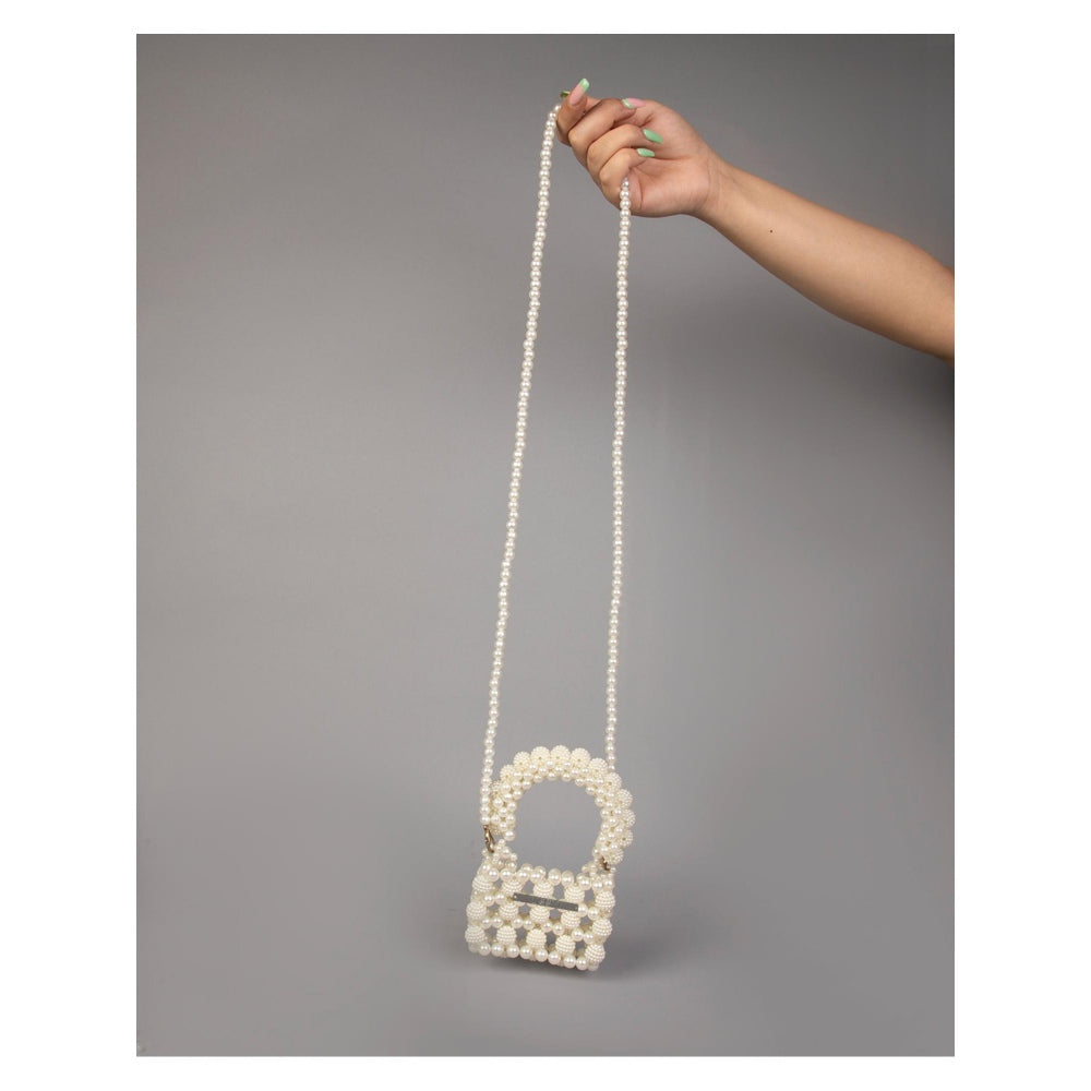 Tussya by Shreya by Shreya Halo Pearl Min - Crystal Sling Bag