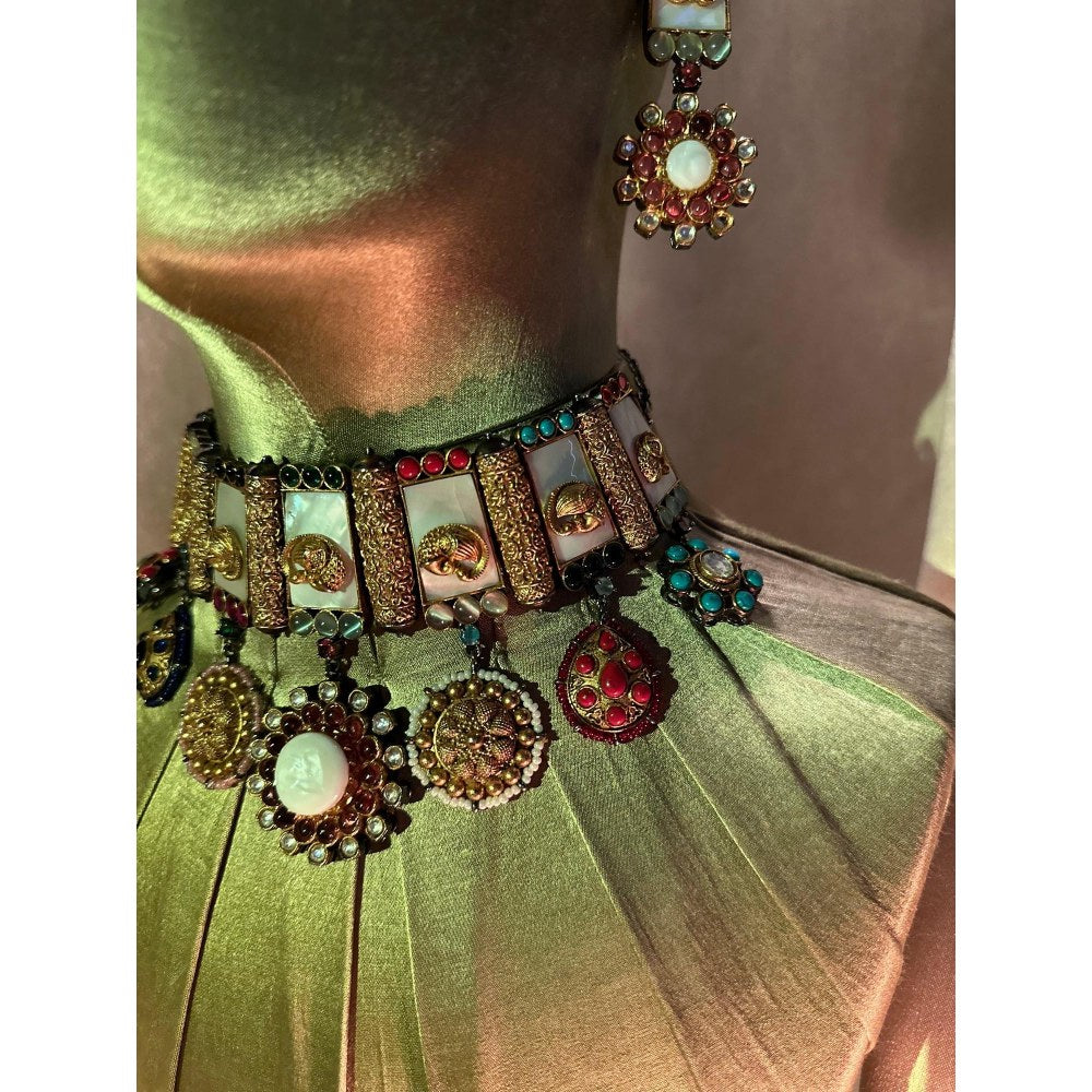 Tussya by Shreya Durra Pearl Set