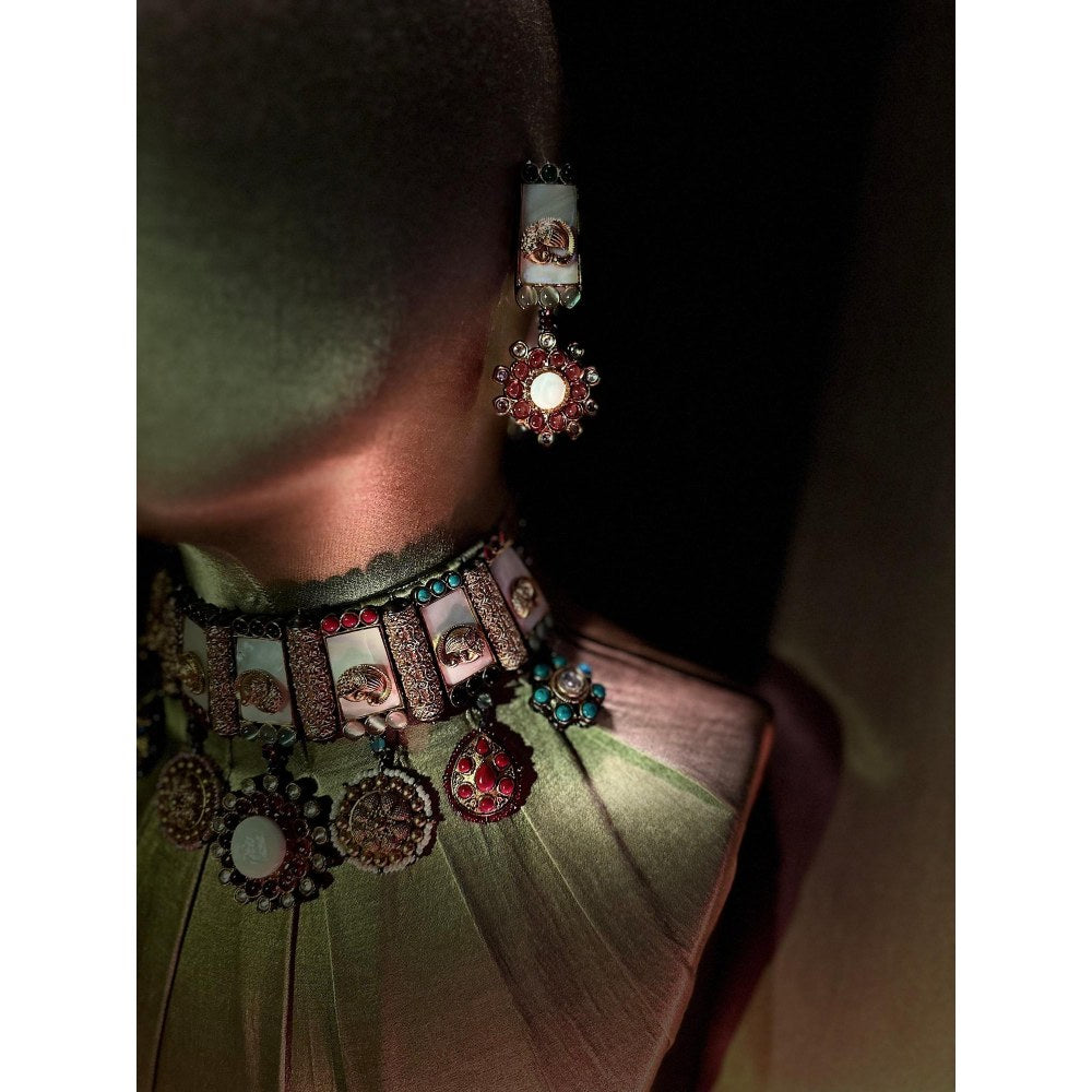 Tussya by Shreya Durra Pearl Set