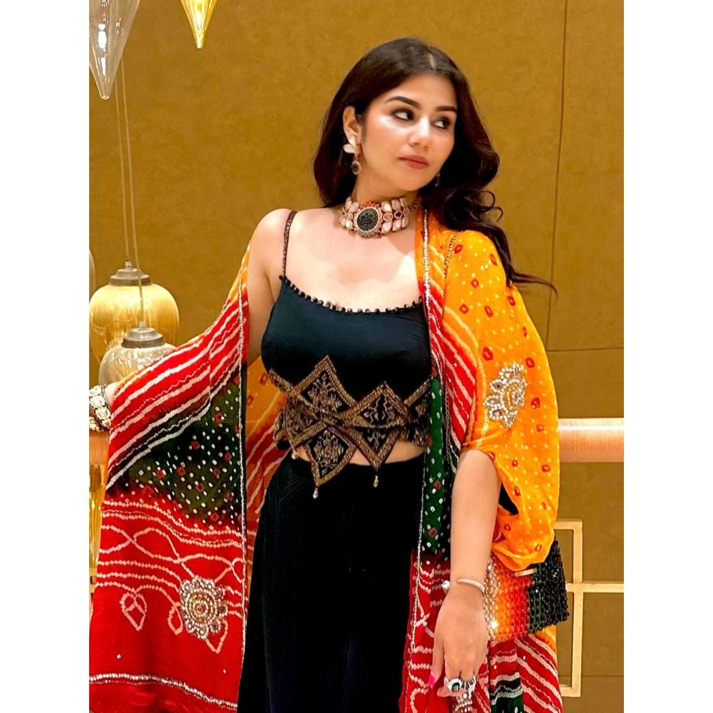 Tussya by Shreya Zargul Choker Set