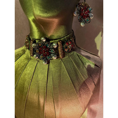 Tussya by Shreya Zarina Choker Set