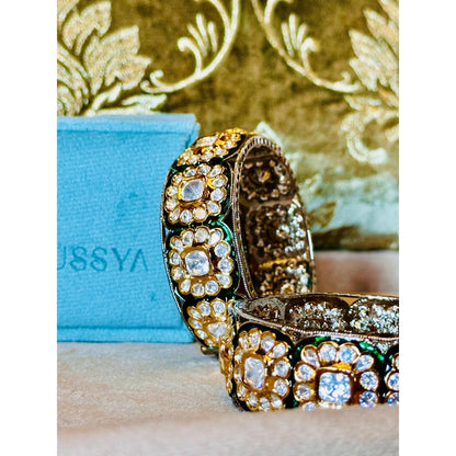 Tussya by Shreya Baghban Kada Set