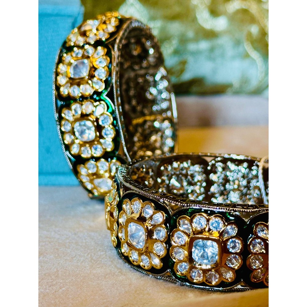 Tussya by Shreya Baghban Kada Set