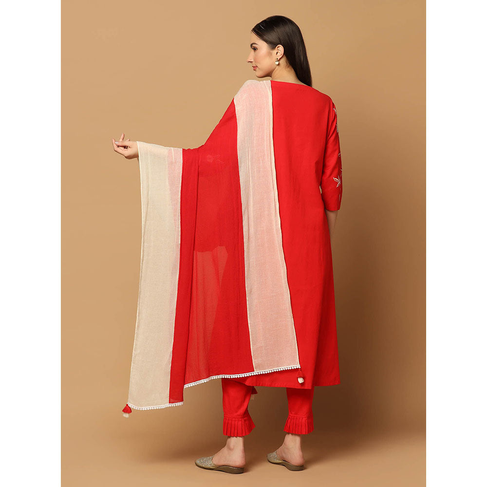 "Two Sisters" by Gyans Red Floral Applique Kurta with Pant and Dupatta (Set of 3)