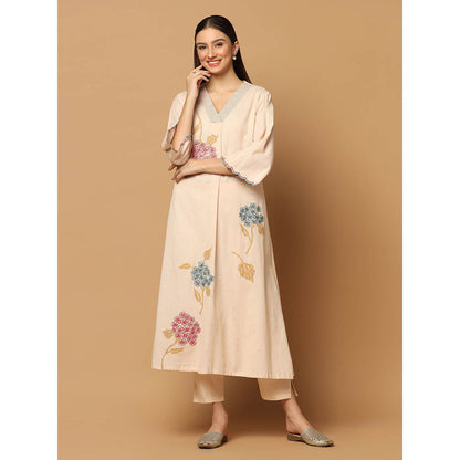 "Two Sisters" by Gyans Peach Floral Applique Kurta with Pant and Dupatta (Set of 3)