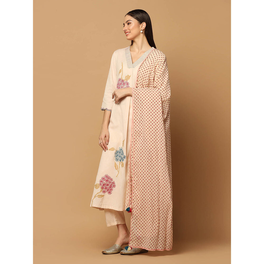 "Two Sisters" by Gyans Peach Floral Applique Kurta with Pant and Dupatta (Set of 3)