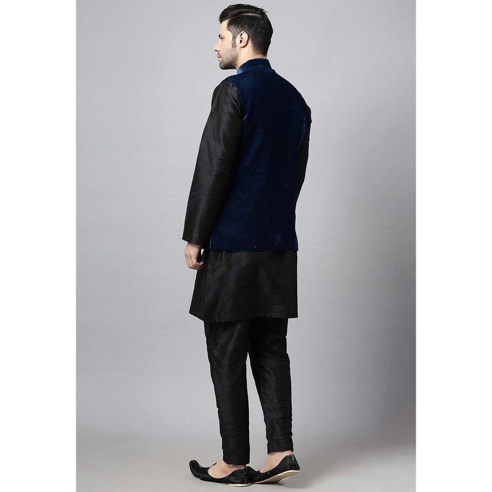 UTSAV FASHION Black Solid Kurta with Jacket and Pant