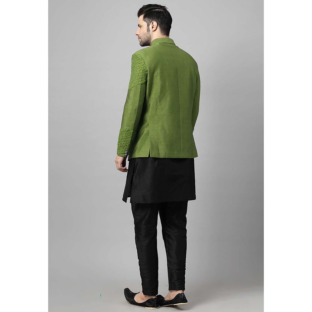 UTSAV FASHION Men Green Embroidered Dupion Silk Kurta and Pant with Jacket