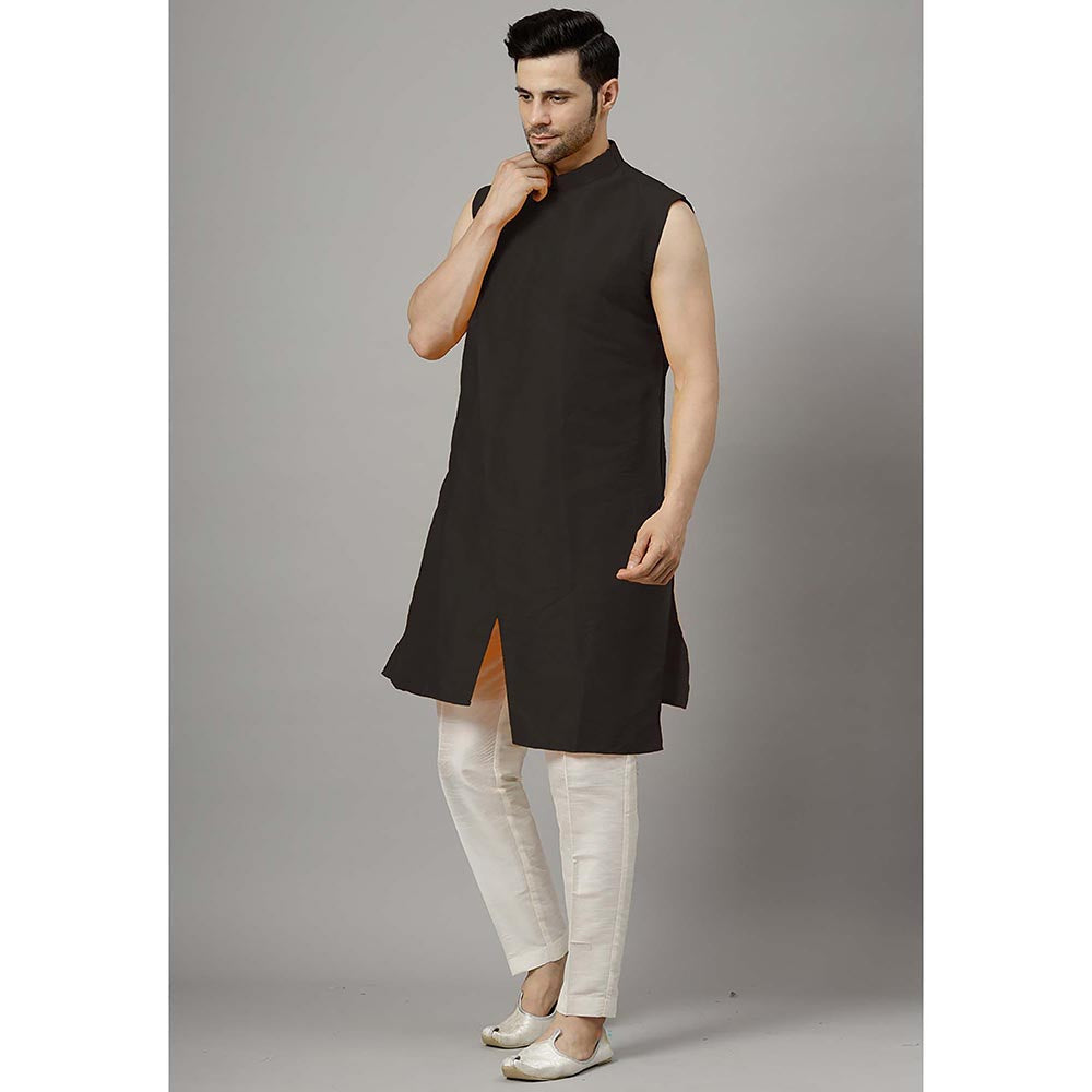 UTSAV FASHION Black Sleeveless Straight Kurta and Pant