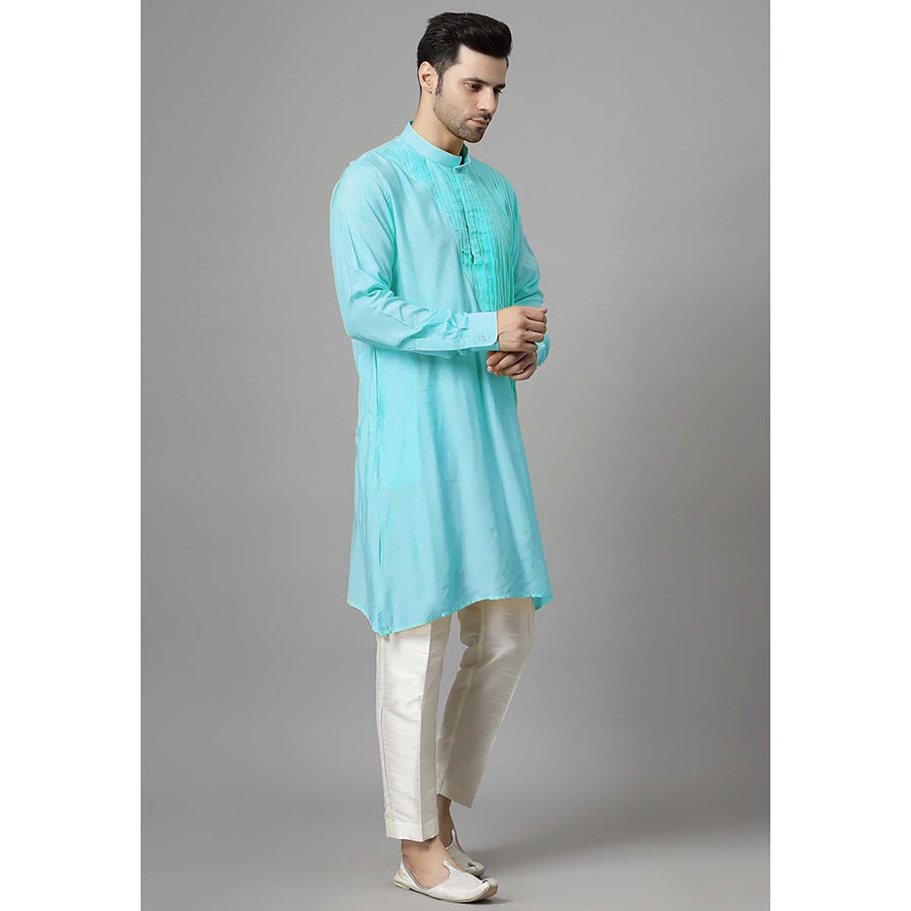 UTSAV FASHION Men Turquoise Pleated Silk Kurta and Pant