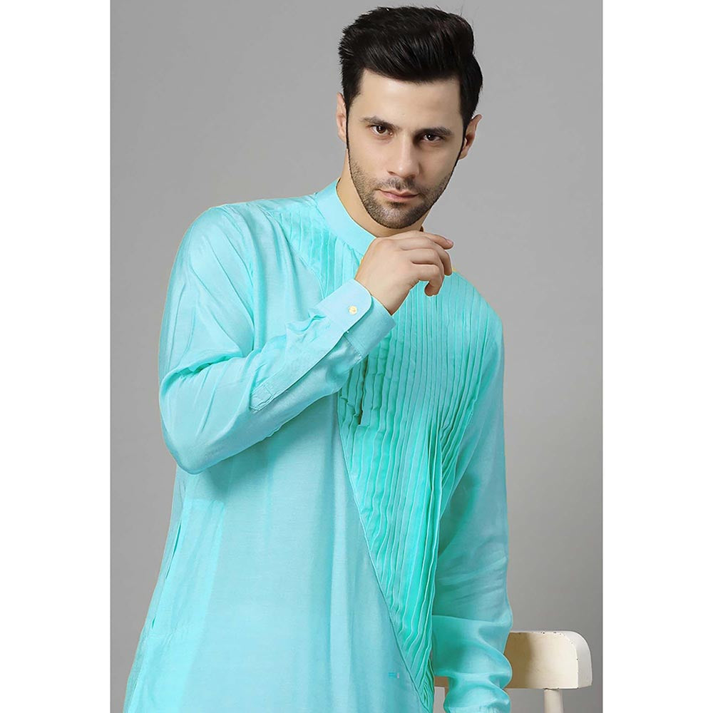 UTSAV FASHION Men Turquoise Pleated Silk Kurta and Pant