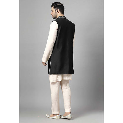 UTSAV FASHION Men Black Beads and Stones Kurta with Pant and Jacket
