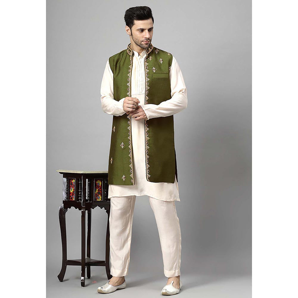 UTSAV FASHION Men Green Beads and Stones Kurta with Pant and Jacket