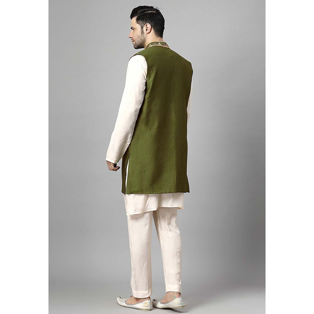 UTSAV FASHION Men Green Beads and Stones Kurta with Pant and Jacket