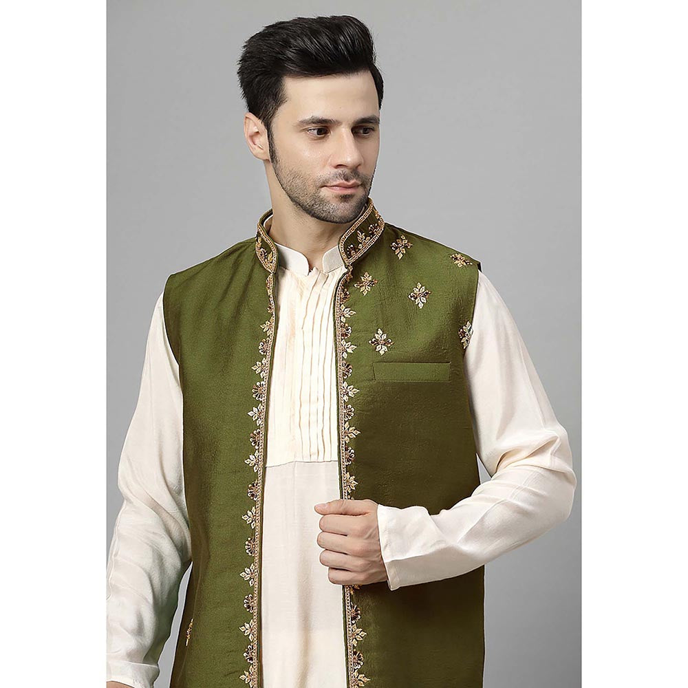 UTSAV FASHION Men Green Beads and Stones Kurta with Pant and Jacket