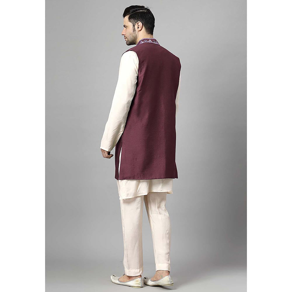 UTSAV FASHION Men Maroon Beads and Stones Kurta with Pant and Jacket