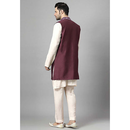 UTSAV FASHION Men Maroon Beads and Stones Kurta with Pant and Jacket