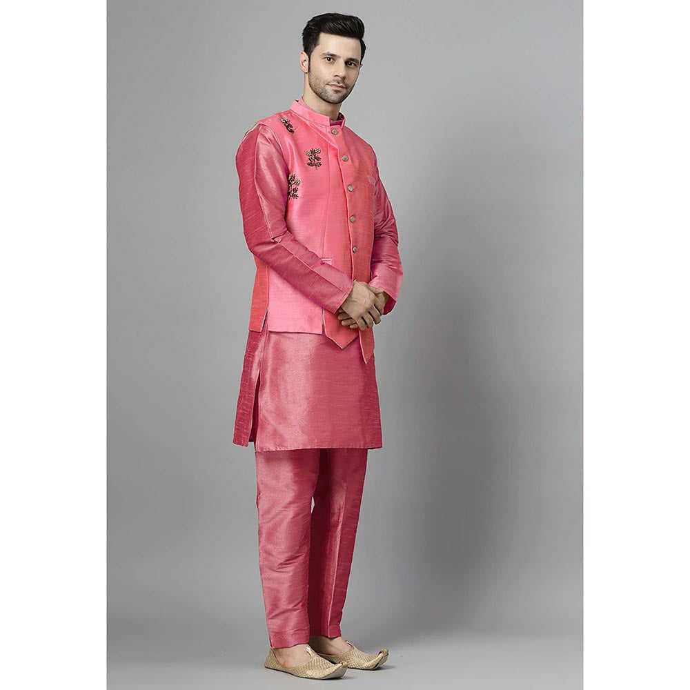 UTSAV FASHION Men Floral Regular Beads and Stones Kurta with Pant and Jacket