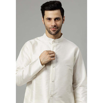 UTSAV FASHION Mandarin Collar Silk Kurta and Pant