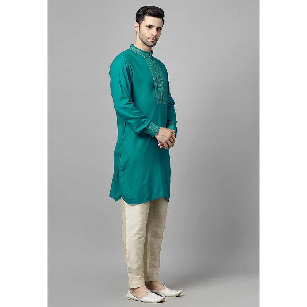 UTSAV FASHION Green Sequinned Mandarin Collar Straight Kurta and Pant