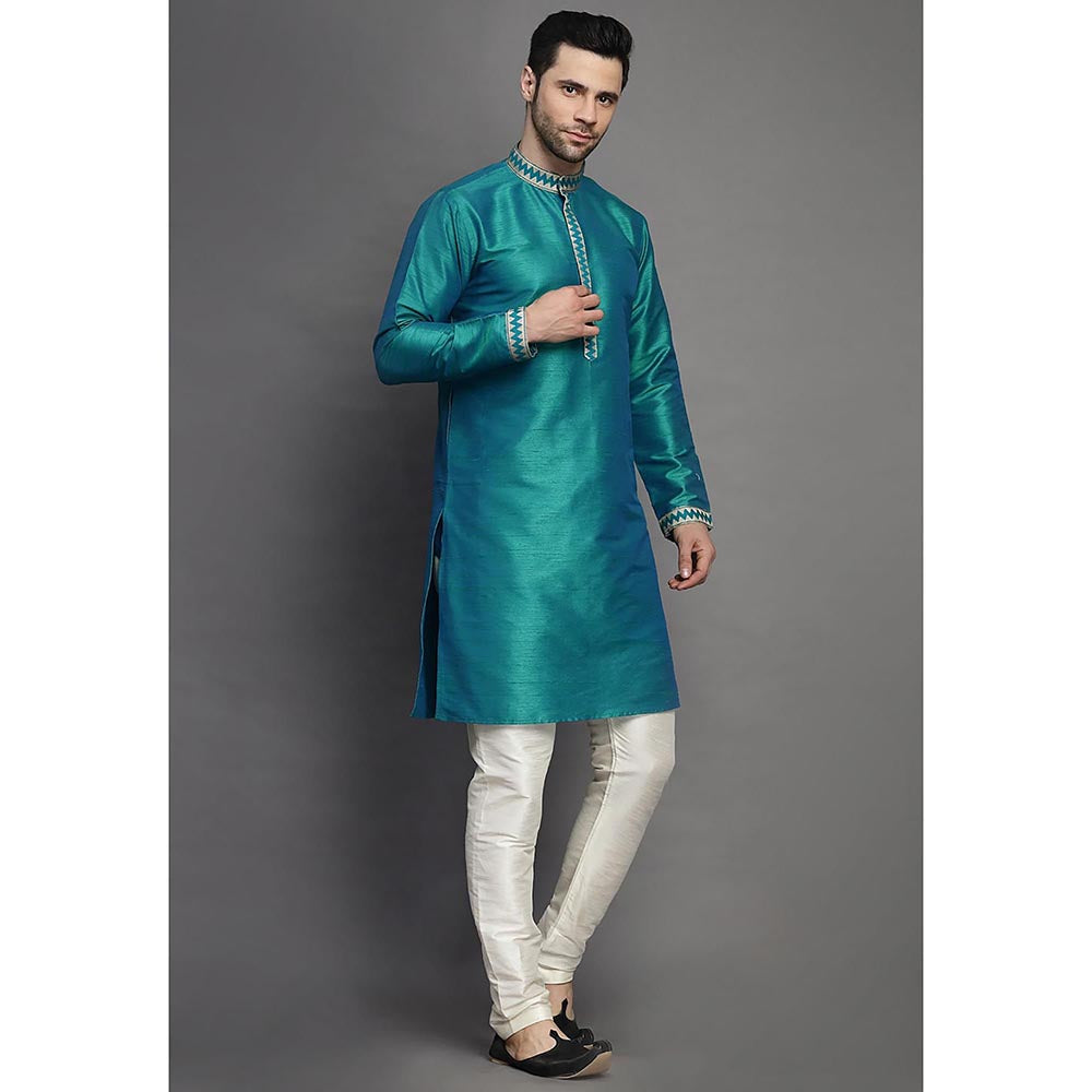 UTSAV FASHION Mandarin Collar Straight Kurta with Churidar