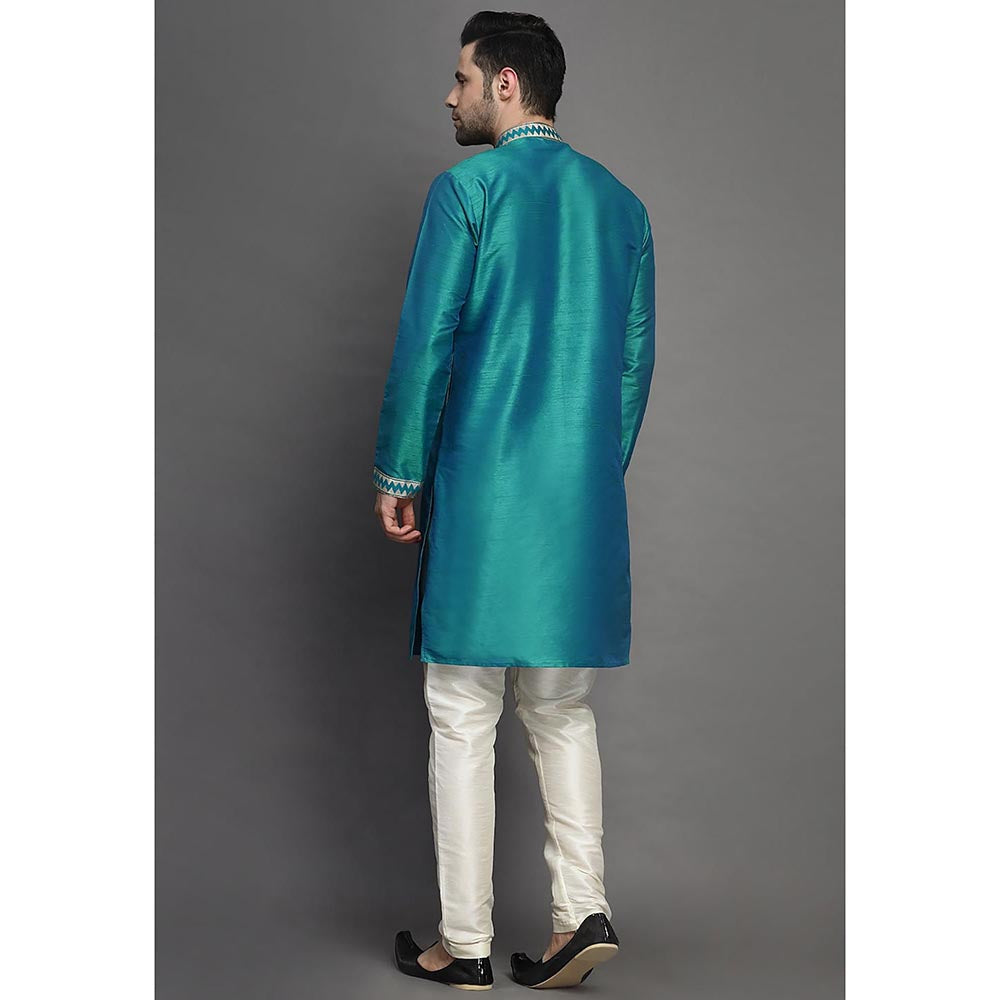 UTSAV FASHION Mandarin Collar Straight Kurta with Churidar
