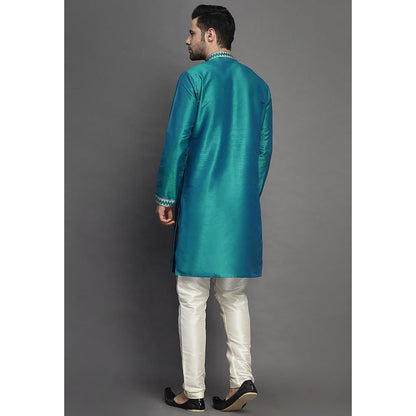 UTSAV FASHION Mandarin Collar Straight Kurta with Churidar