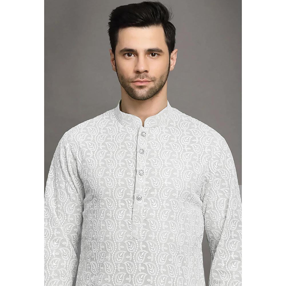 UTSAV FASHION Mandarin Collar Embroidered Kurta and Pant