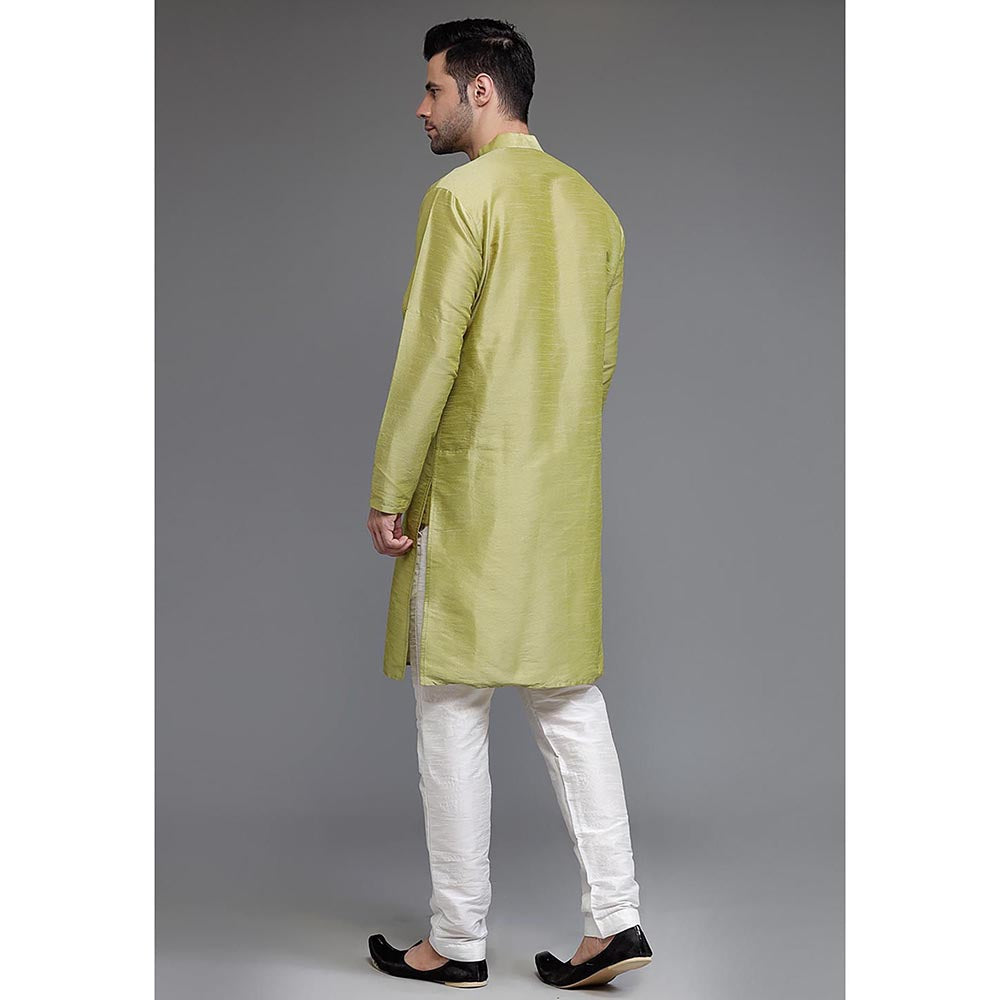 UTSAV FASHION Mandarin Collar Straight Kurta with Churidar