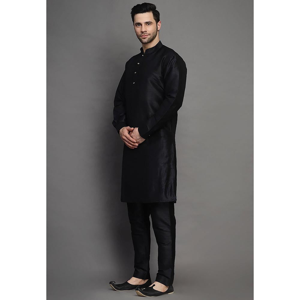 UTSAV FASHION Mandarin Collar Straight Kurta and Pant