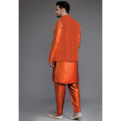 UTSAV FASHION Men Embroidered Kurta with Pants and Jacket