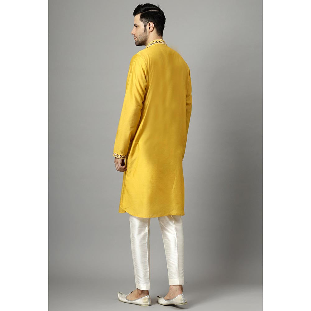 UTSAV FASHION Men Ethnic Motifs Kurta with Pant