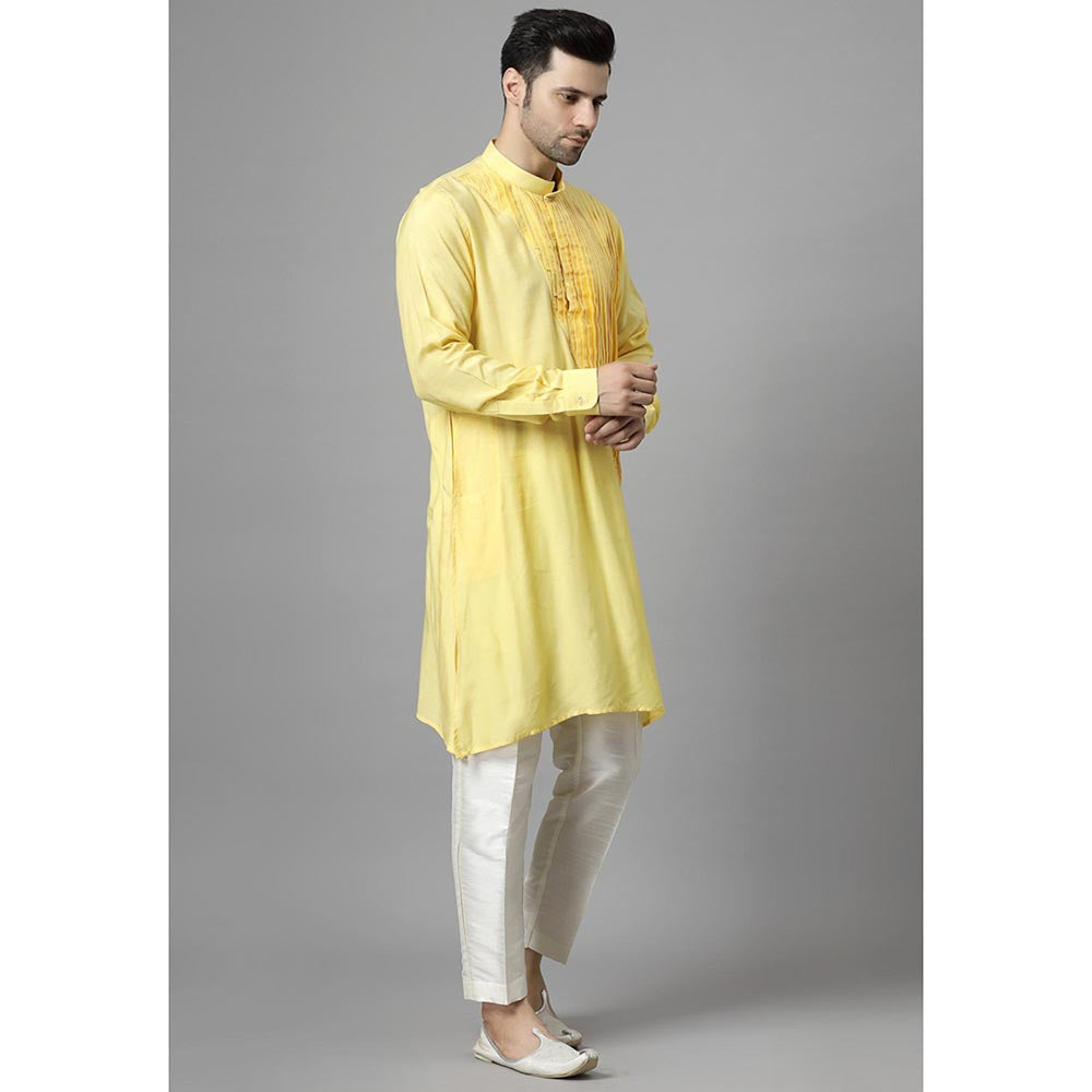 UTSAV FASHION Men Yoke Design Pleated Kurta with Pant