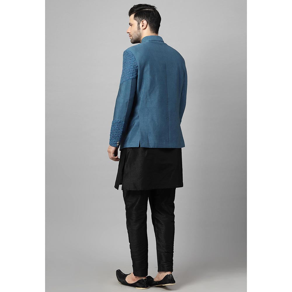 UTSAV FASHION Men Embroidered Silk Kurta Pant with Jacket