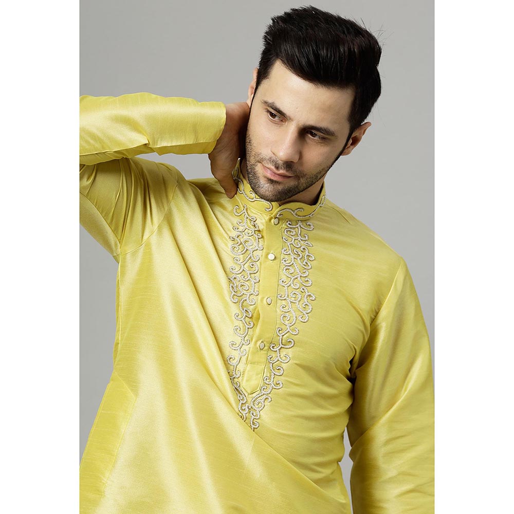 UTSAV FASHION Mandarin Collar Straight Kurta and Pant