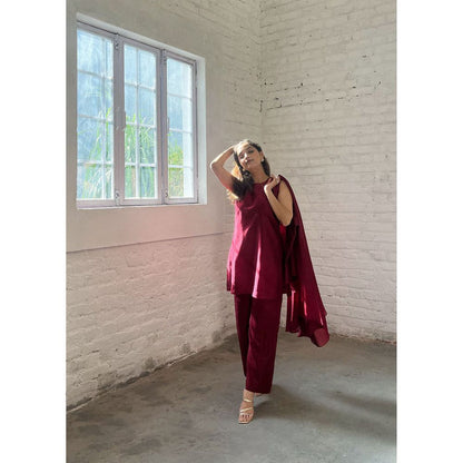 Vaaya The Waterfall Ensemble Overlay with Kurta and Pant -Burgundy (Set of 3)