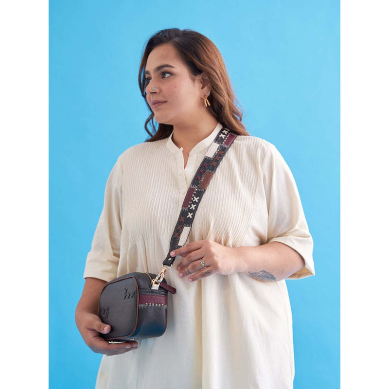 Vaaya Black Dash & Dot Crossbody Sling Bag With Detachable Straps