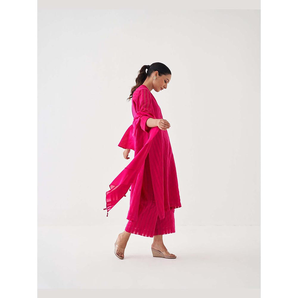 Vaaya The Royal Rani Silk Chanderi Ensemble Kurta and Pant with Waterfall Scarf
