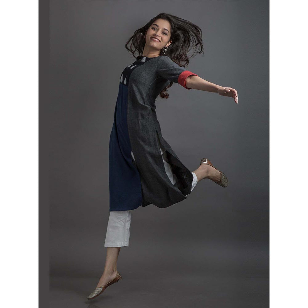 Vaaya The Multi Colored Cuff Regular Fit Kurta