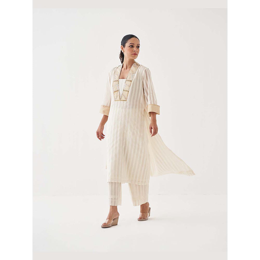 Vaaya The Chandani Silk Chanderi Ensemble Handwork Kurta with Pant