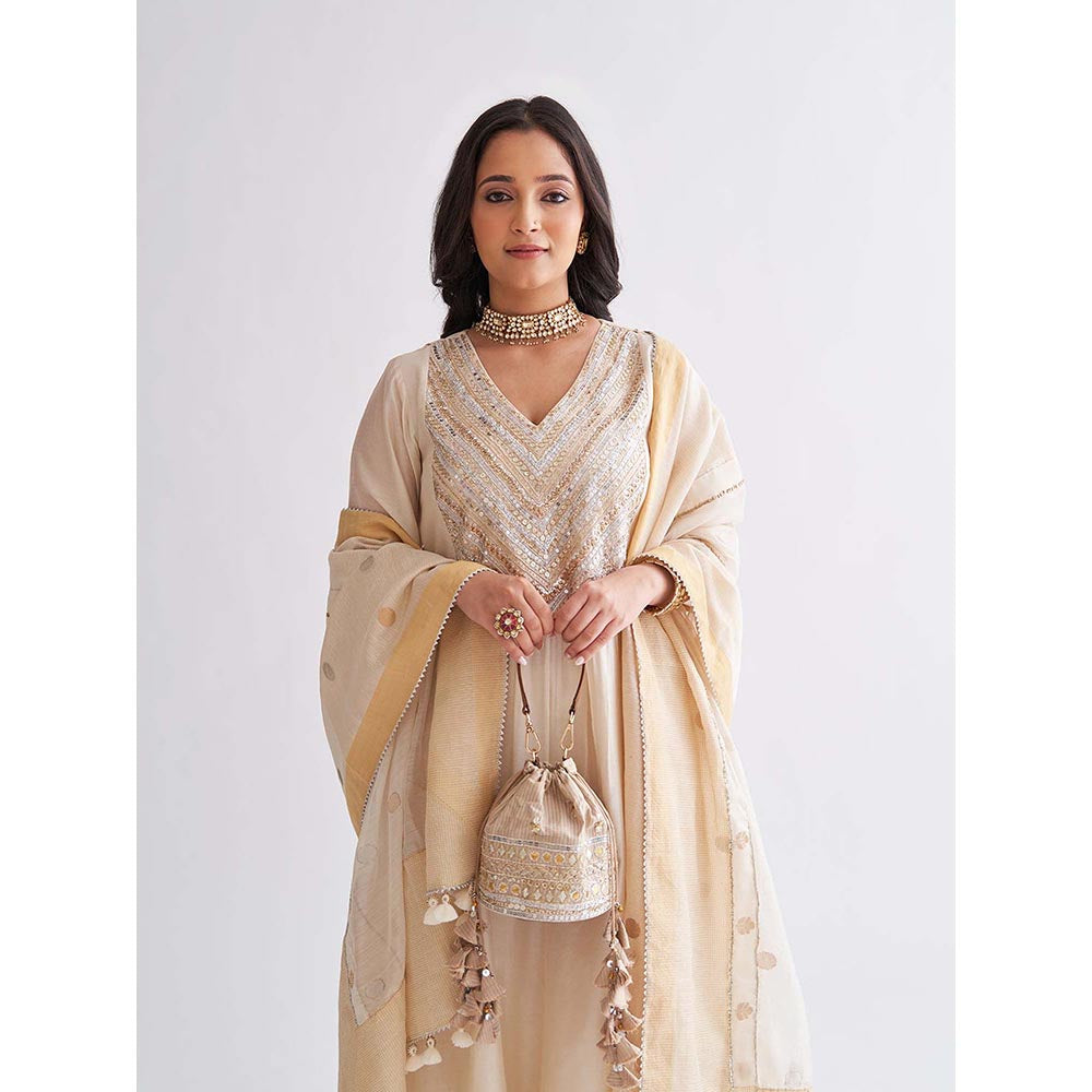 Vaaya The Sona Chandi with Gota Zari Handwork Kurta and Pant with Dupatta